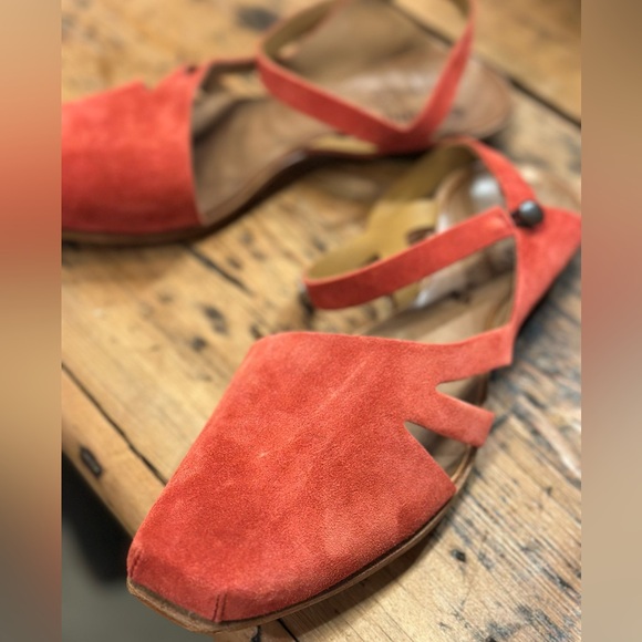 Cydwoq Red Suede Women's Shoes, Net - Picture 2 of 4